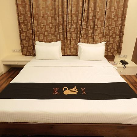 Hotel Kushala Executive Inn ターネー エクステリア 写真