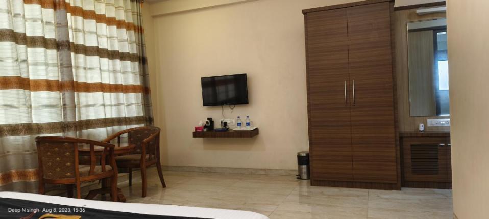 Hotel Kushala Executive Inn ターネー 部屋 写真